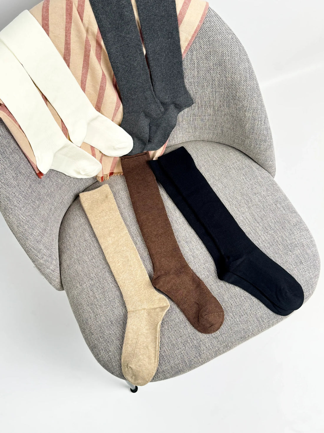 Cashmere knee-high socks in basic colors