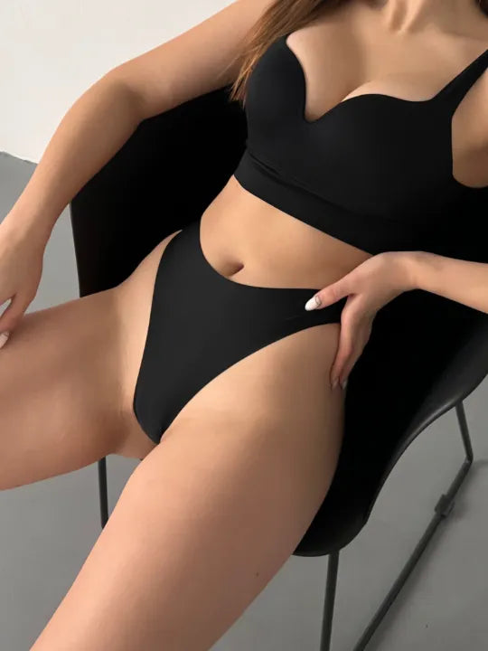 Бешовні трусики бразильяни