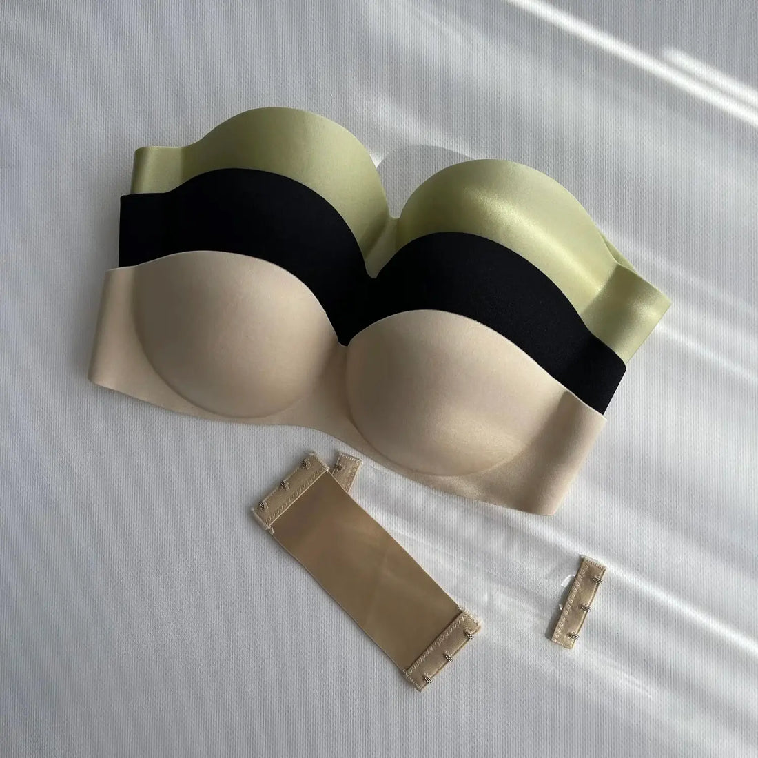 Seamless strapless bust